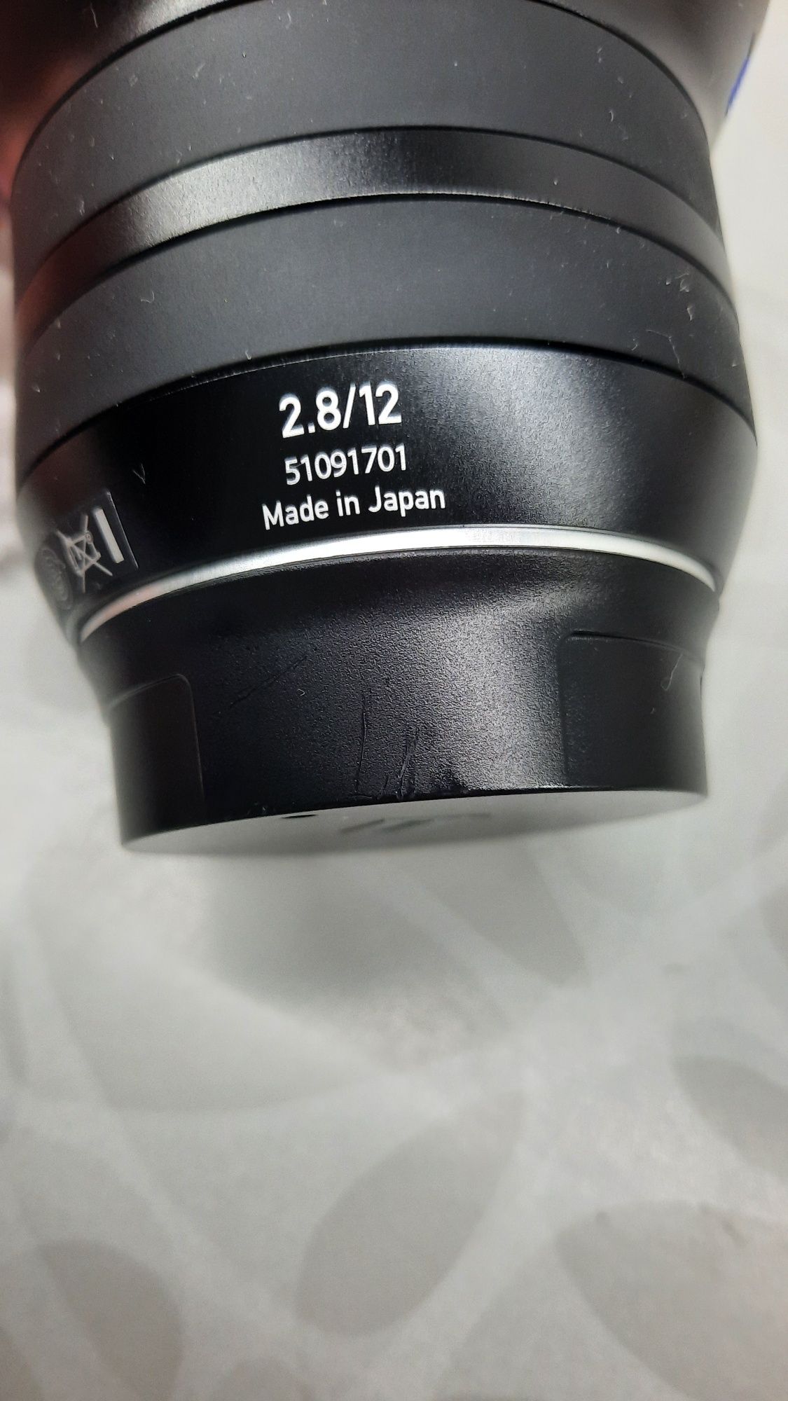 Ширококутний об'єктив Zeiss Touit 2.8/12 X-mount