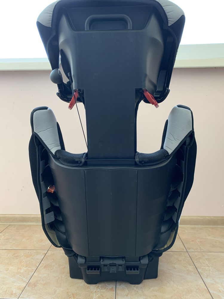 Автокрісло Recaro Monza Nova 3-12 років