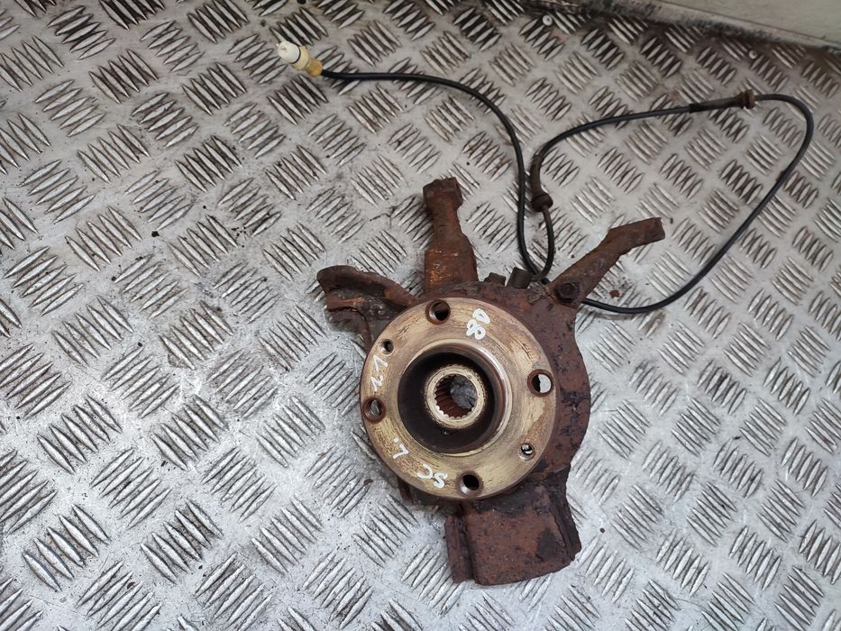 Fiat Seicento 1.1 8V piasta zwrotnica lewa lewy przód przednia