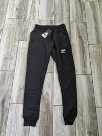 Spodnie dresowe Adidas S