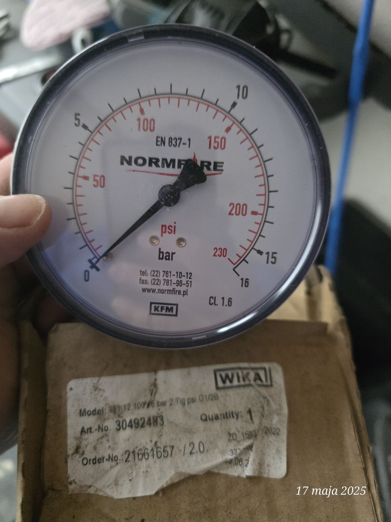 0-16BAR G1/2" Manometr glicerynowy WIKA 100mm 113.53.100 M100R/G EN837