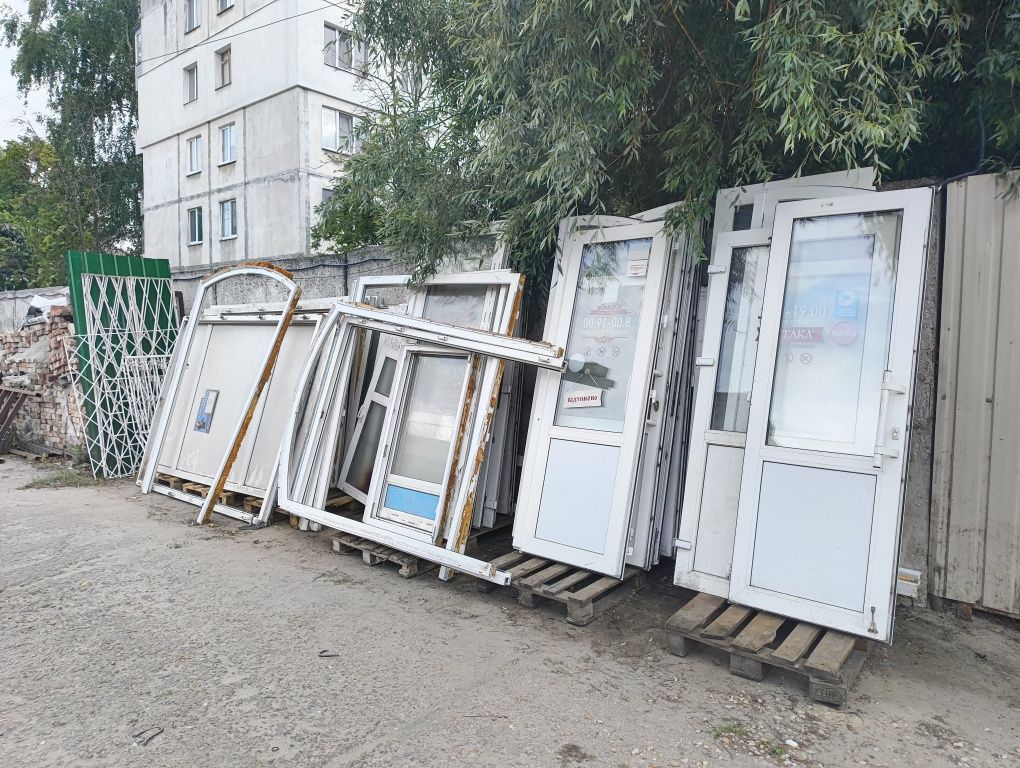 Вікна пластикові б/у