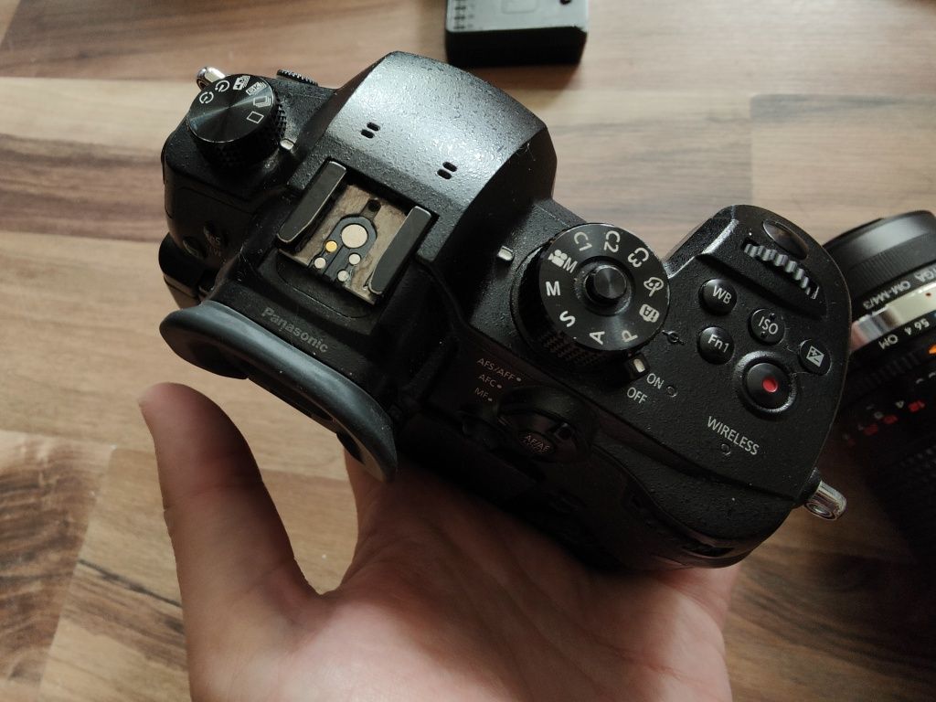 Aparat Panasonic Lumix GH5 4K 60kl/s obie. 28-200mm mikrof 128GB 5 bat