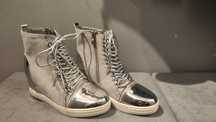 Buty na koturnie