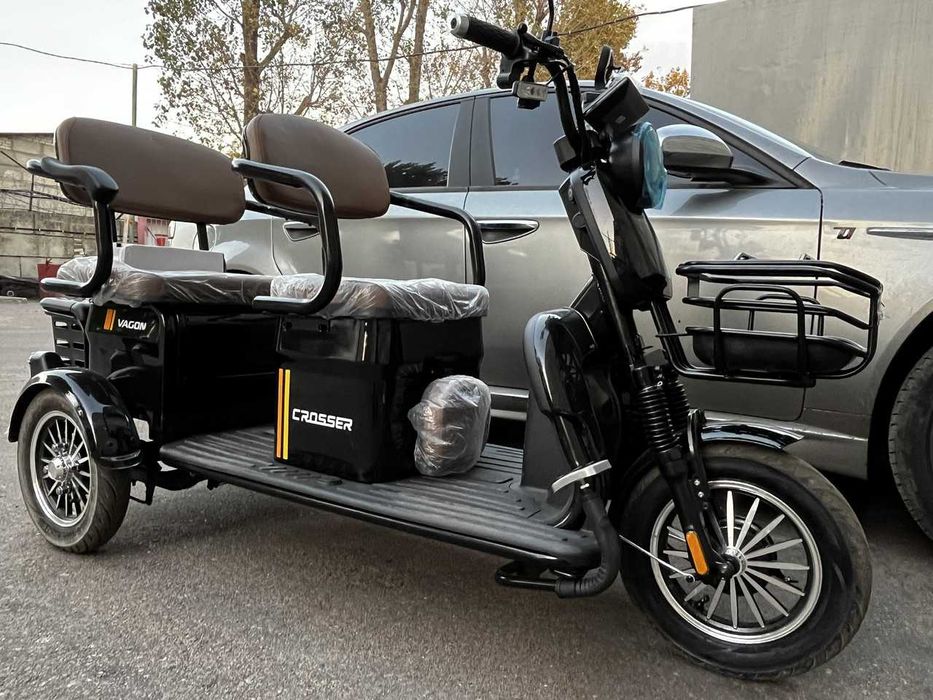 Электроскутер Crosser Vagon трицикл 3-х местный 800W/20A черный 2025