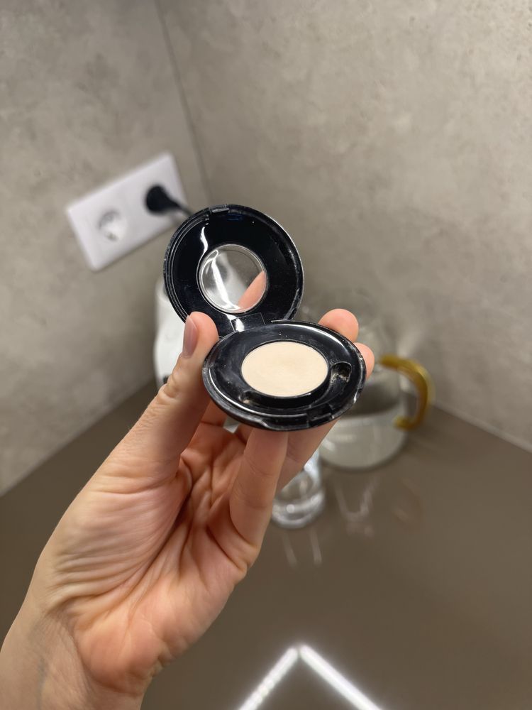 Нюдовые тени бежевые Lancome Chanel Dior Clarins Medik8