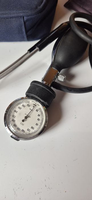 Ciśnieniomierz wysokiej klasy zegarowy ze stetoskopem T4