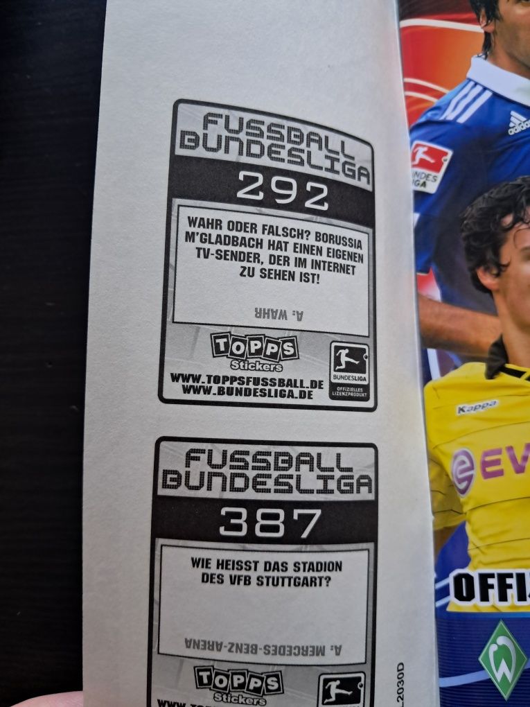 Caderneta vazia com cromos promocionais Bundesliga 2010 da Topps