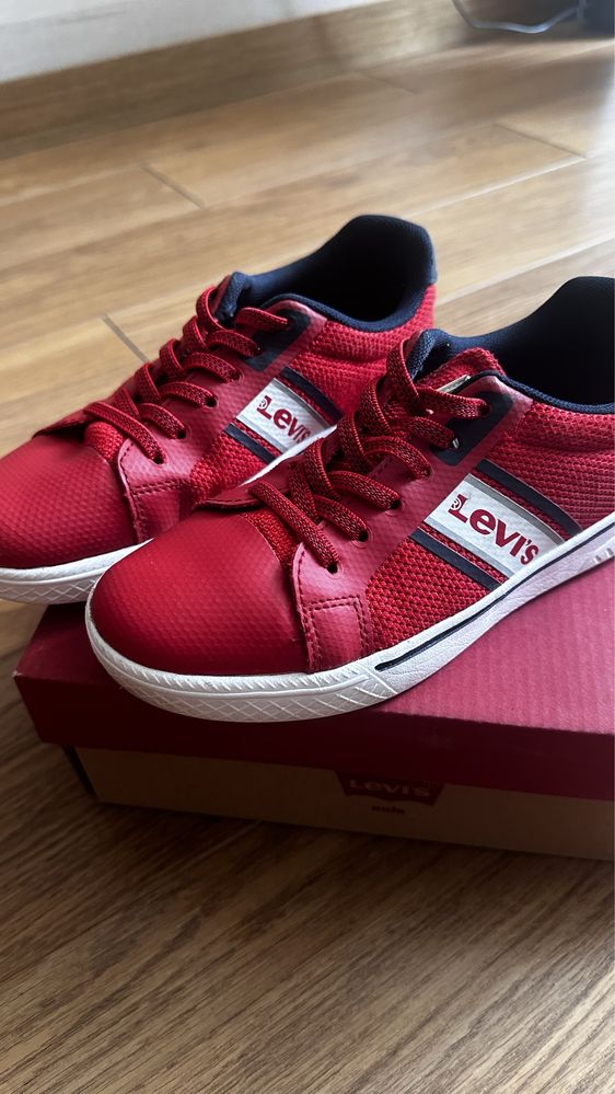 Кеди дитячі levis 34р