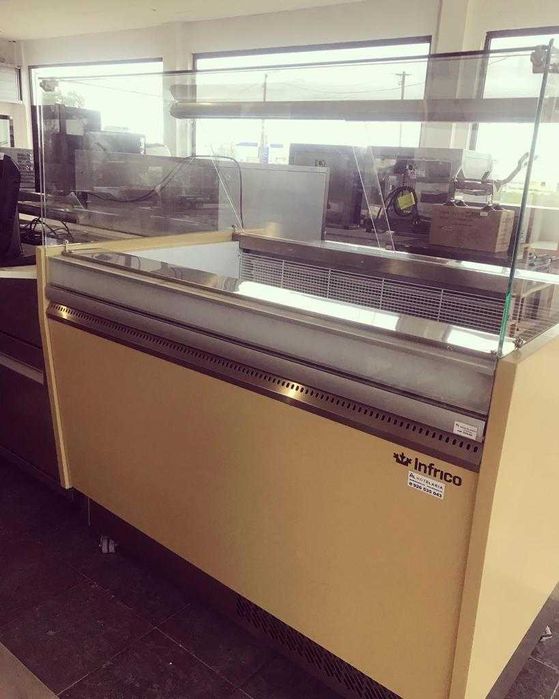 ML Hotelaria Vitrine para gelados semi-nova