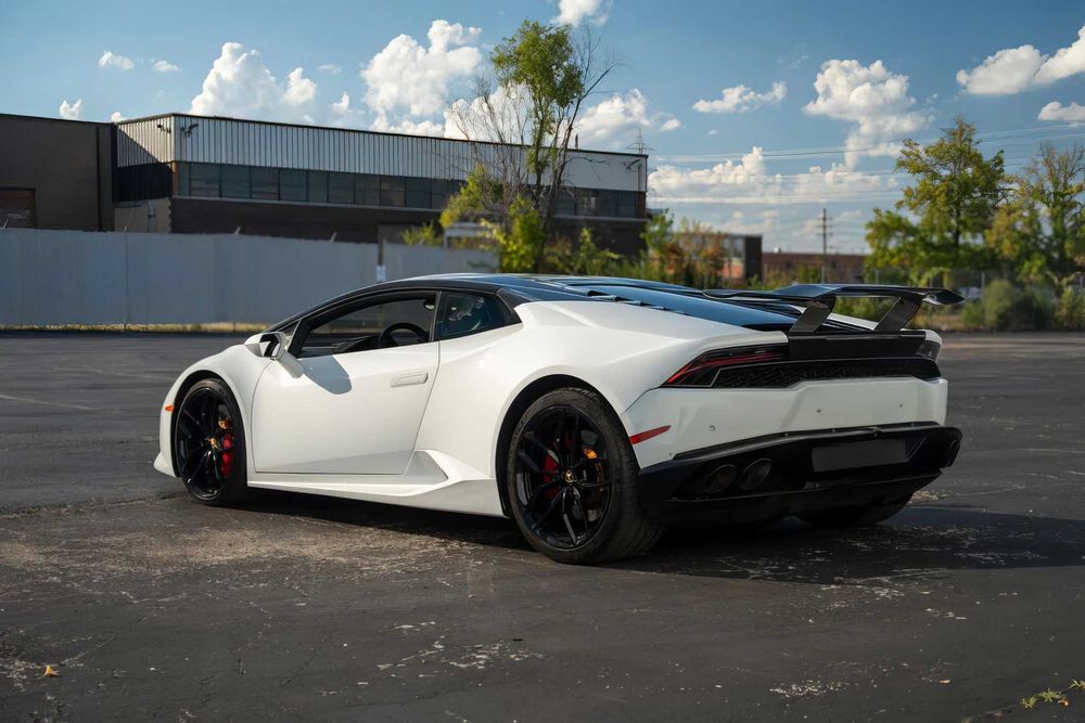 Lamborghini Huracan      2015