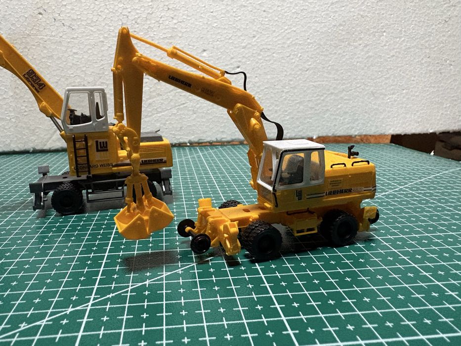 Koparka Kibri H0 dwie (dwudrogowa i przeładunkowa)