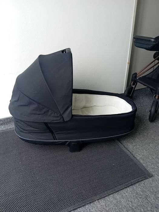 Wózek 3w1 Cybex Priam Lux czarny, piękny 

Sprzedam zesta