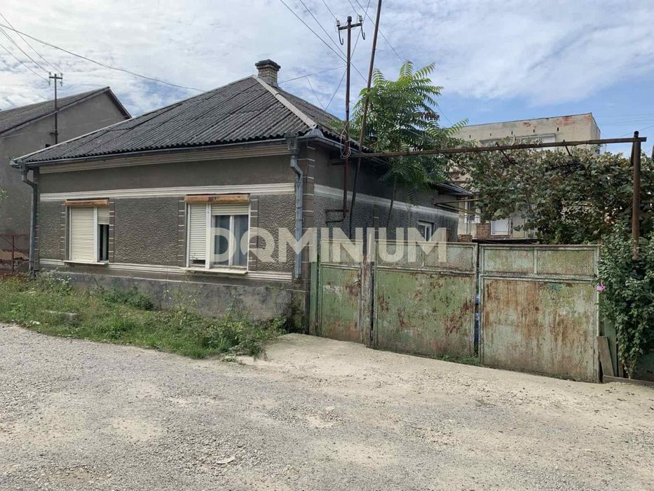 Терміновий продаж будинку у м. Виноградів, вул. Кооперативна