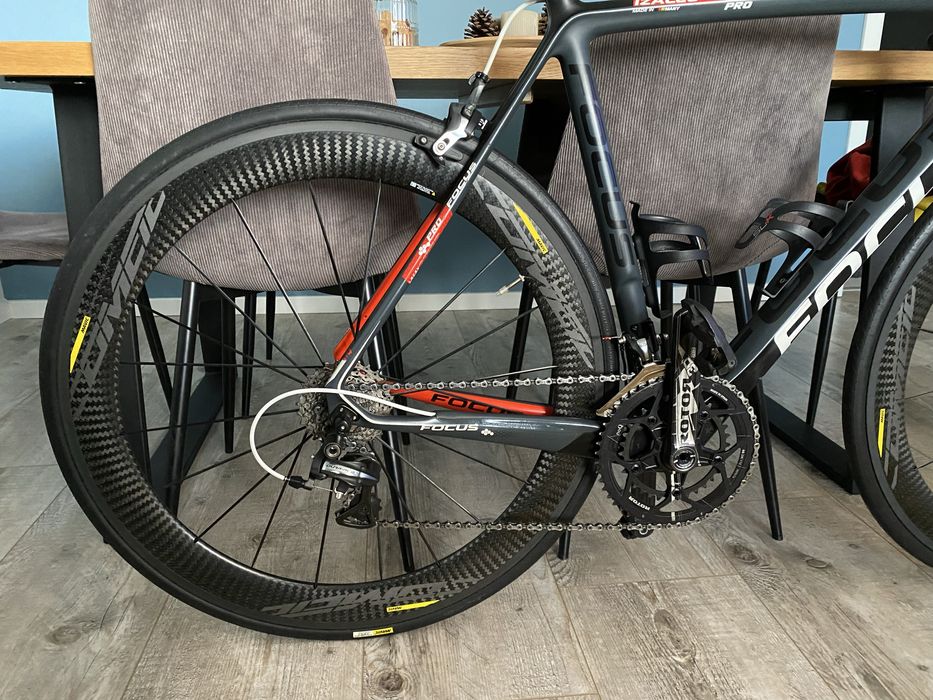 Rower szosowy szosa Focus Izalco Pro Mavic Cosmic karbon