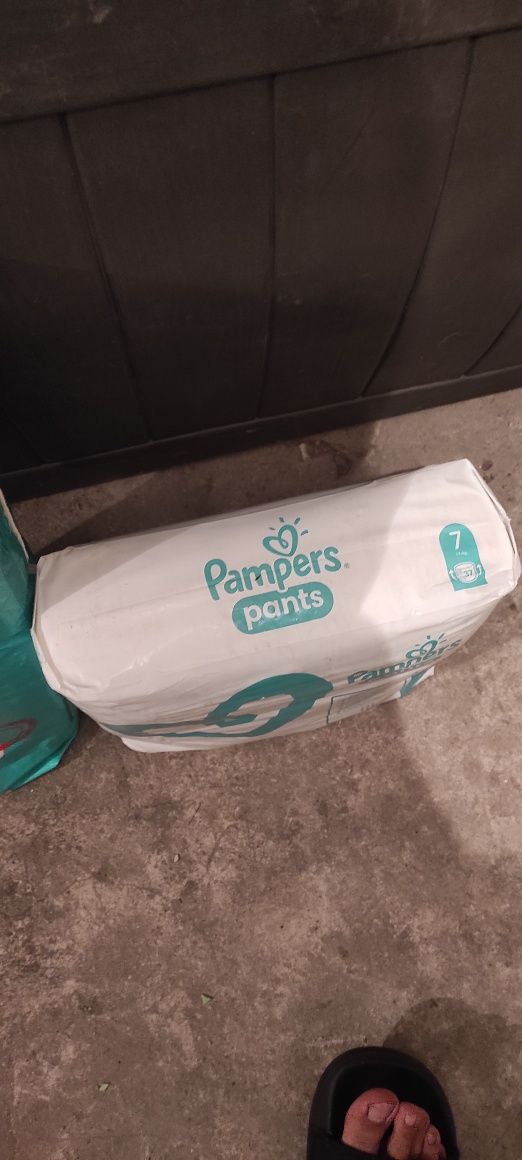 Pieluchy Pampers pants 360 rozmiar 6 i 7