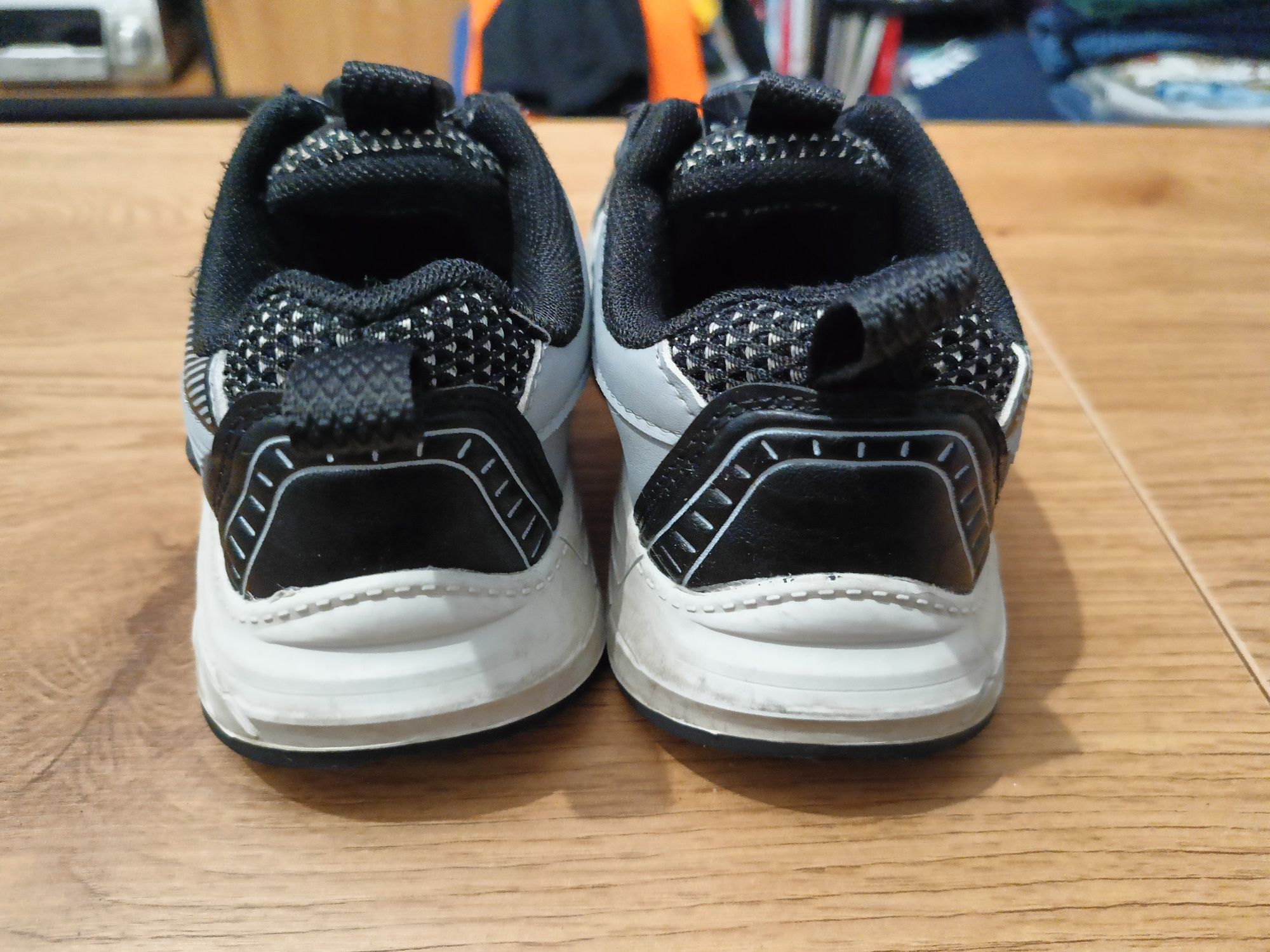 Buty Sprandi 33 .