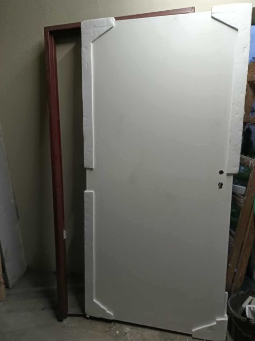 Drzwi lewe z ościeżnicą