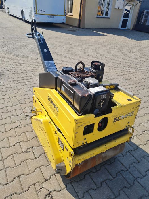 Walec prowadzony Bomag BW65 H, 710 kg, rok 2005