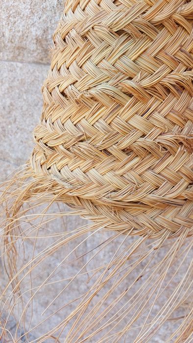 Abajur em palha Novo