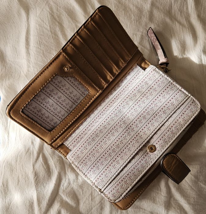 Carteira parfois (entrega em mão)