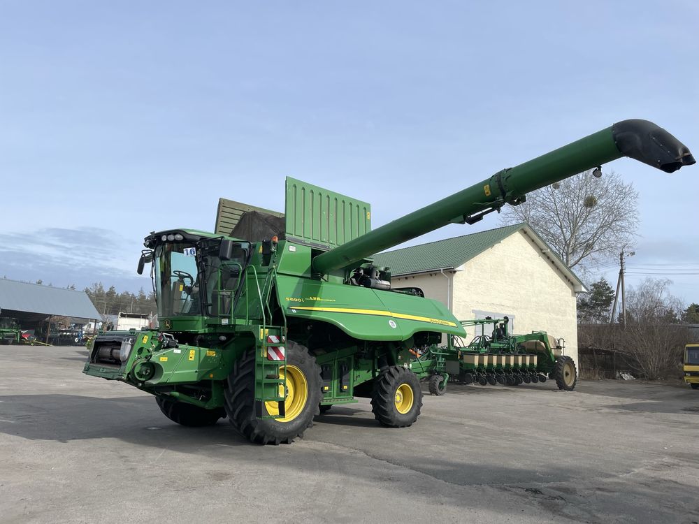 Комбайн John Deere S690i 2011 Продаж