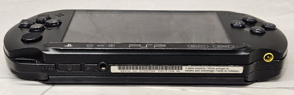 Konsola Sony PlayStation Portable PSP-E1004 +9 gier