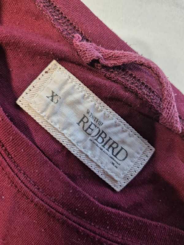 Śliwkowa bluzka z napisem Redbird