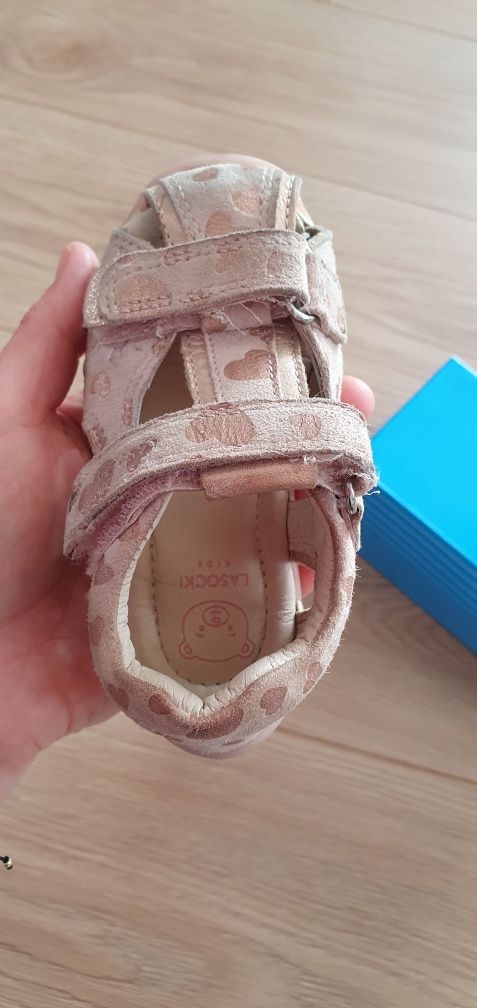 Sandały dla dziewczynki