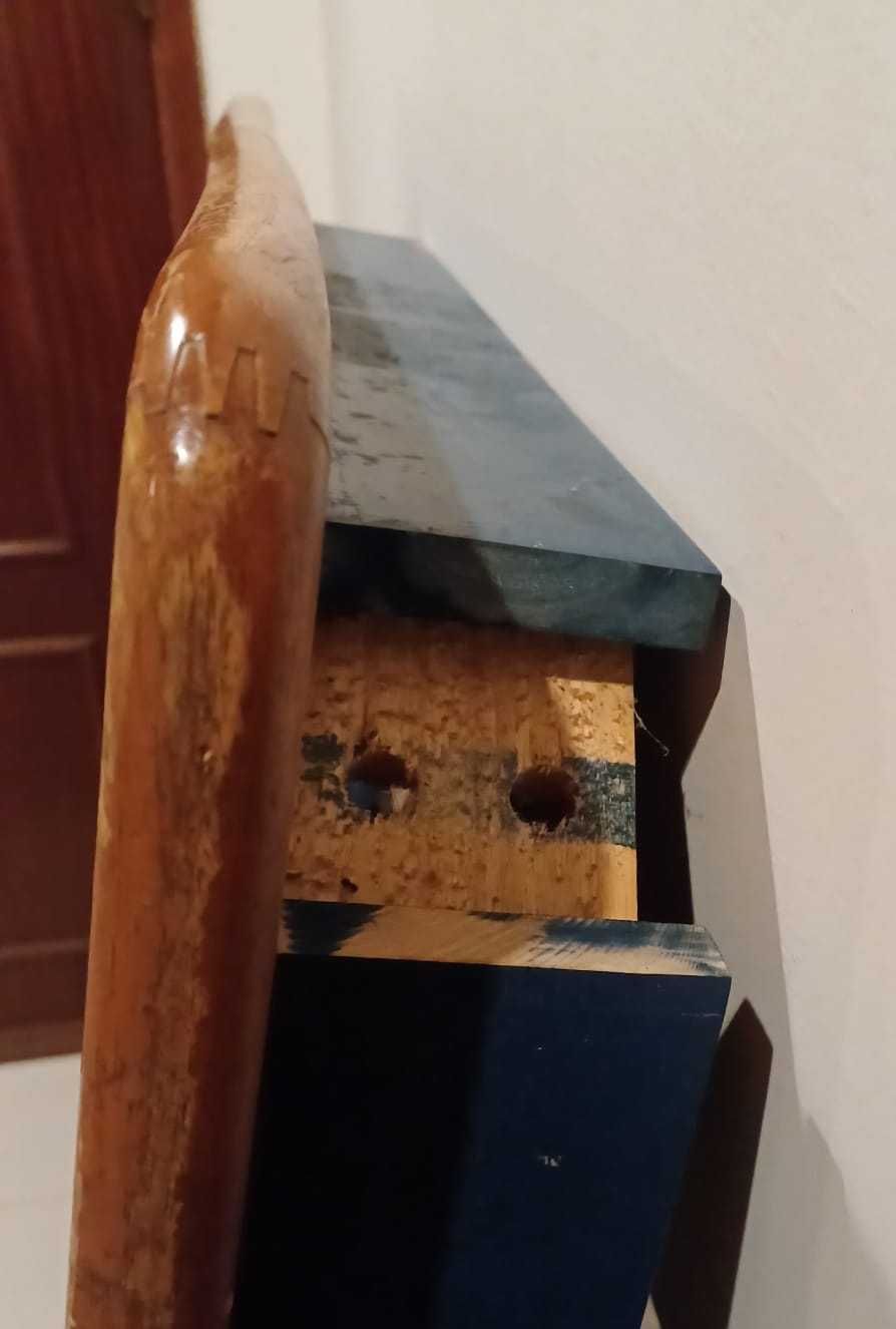 Mesa de madeira maciça para recuperar com 4 cadeiras