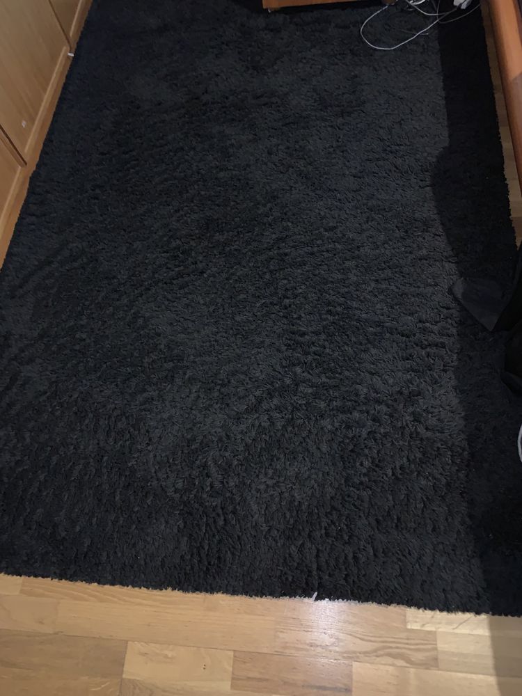 carpete preta como nova.
