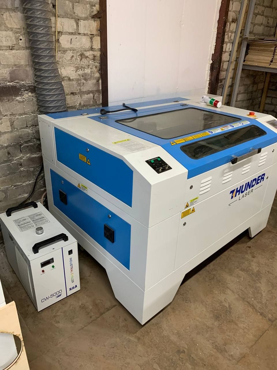 Лазерний станок ЧПУ Thunder Laser NOVA35-130Вт. 90х60см