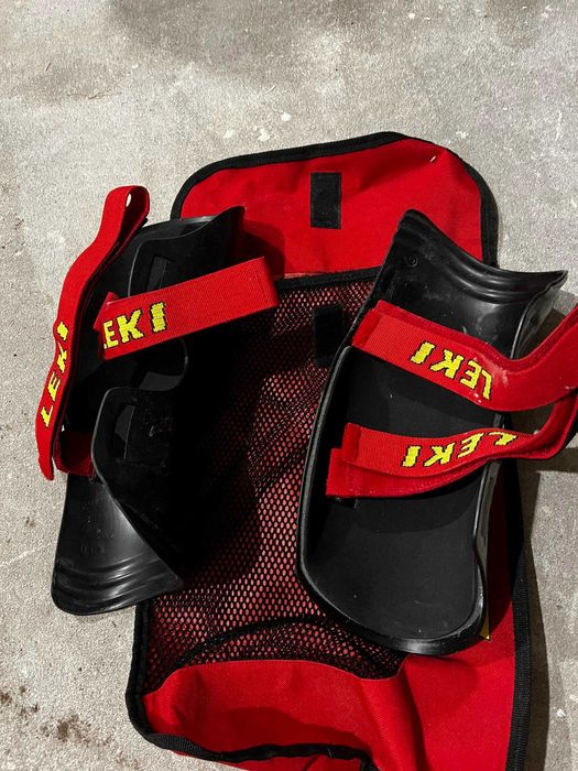 Ochraniacze Leki junior na piszczele stan bardzo dobry