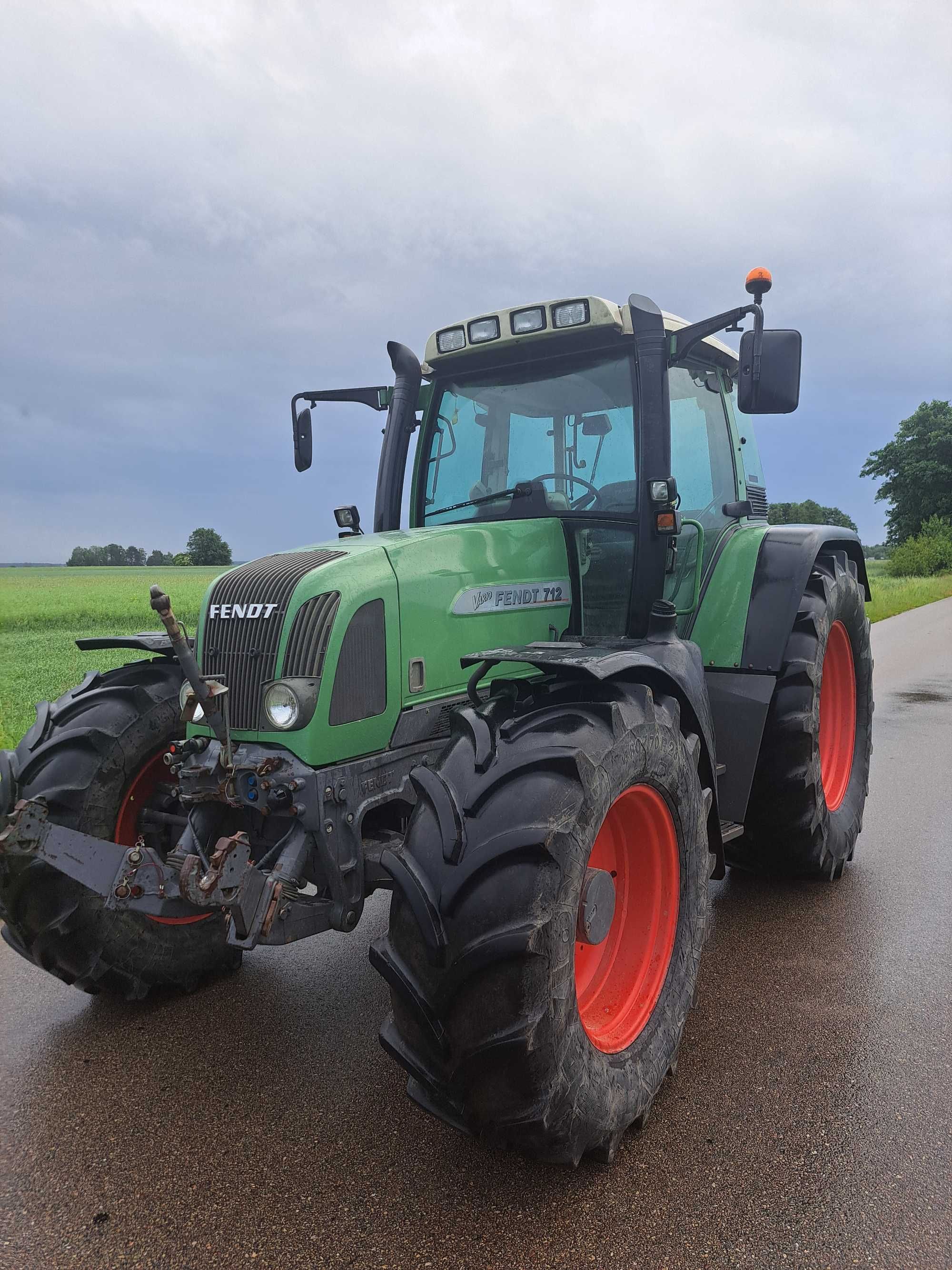 Ciągniki fendt 712