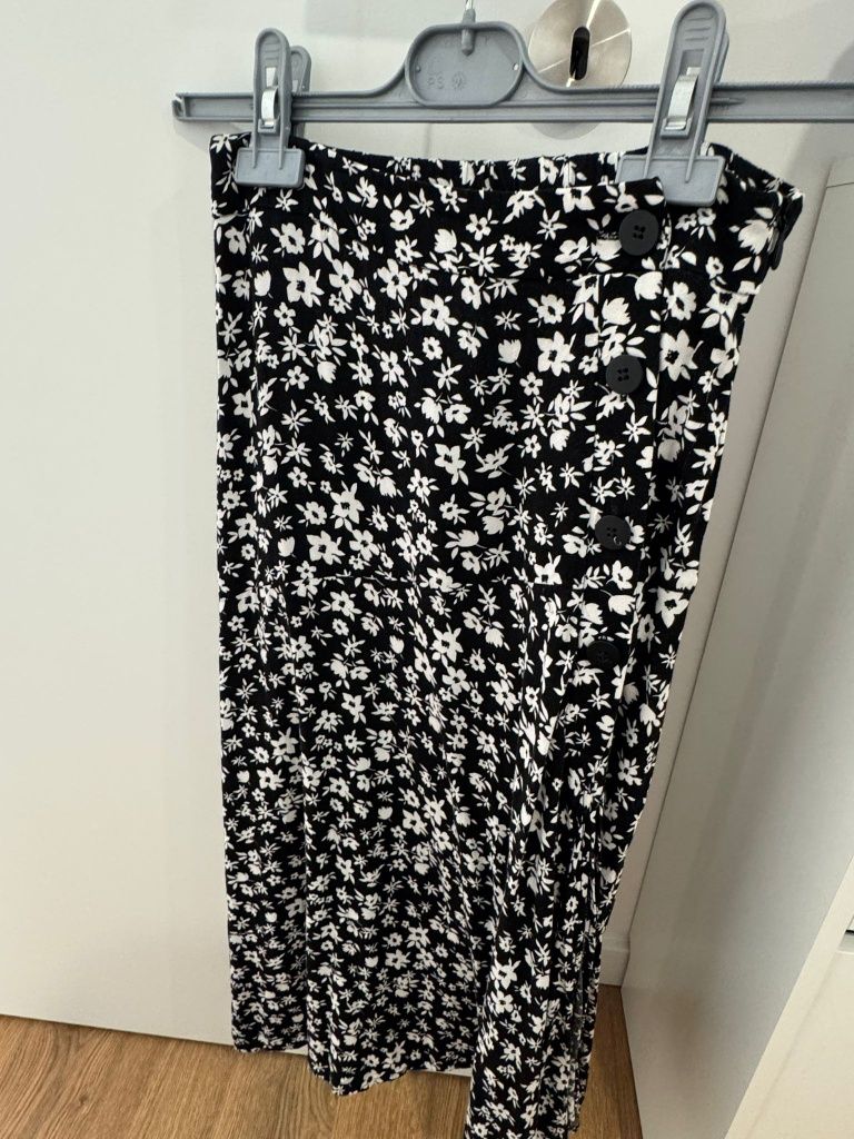 Saia da Bershka S