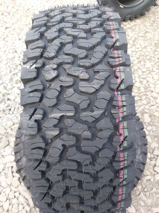 Opony Terenowe 265/65 R17  Wzór BF AT