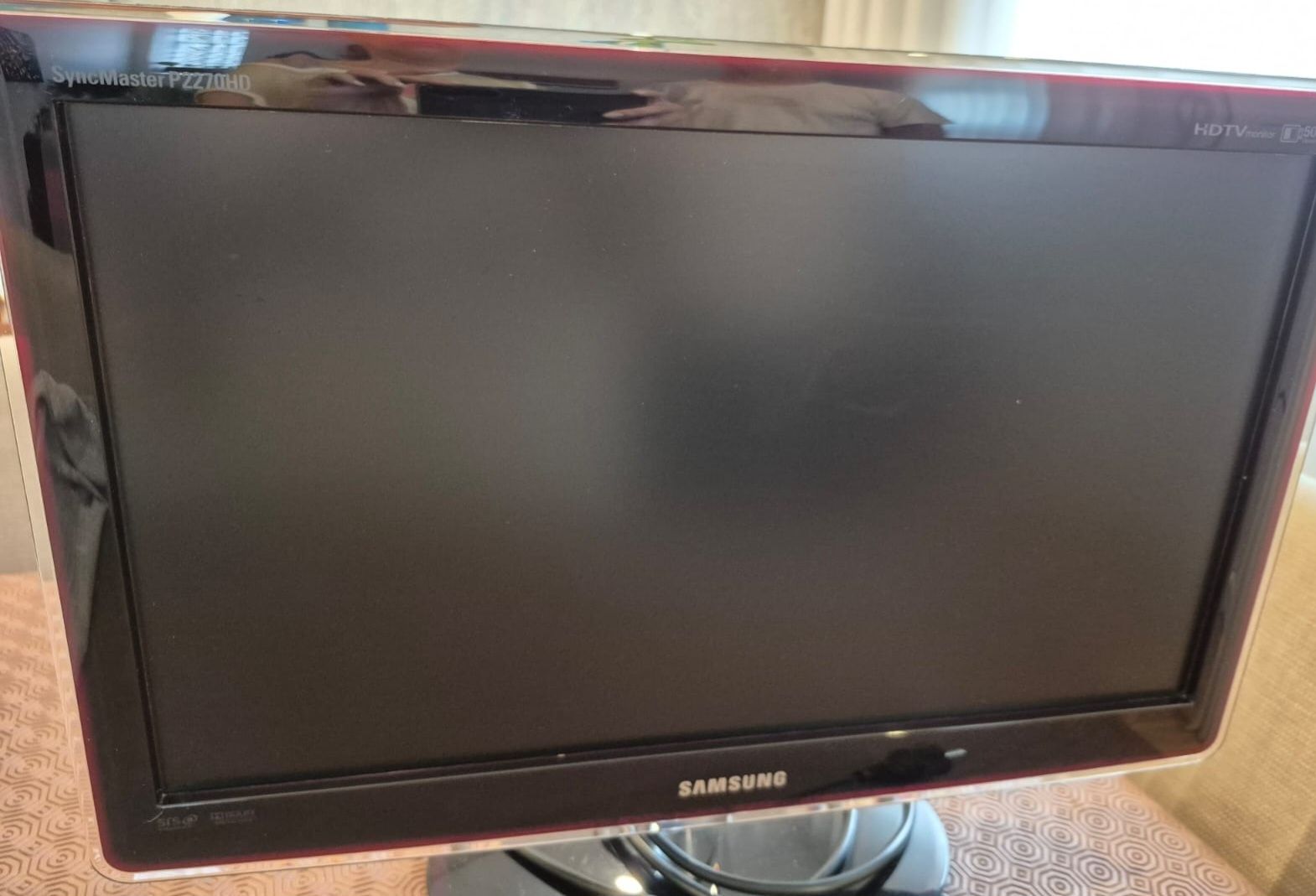 Monitor / TV Samsung T2270HD