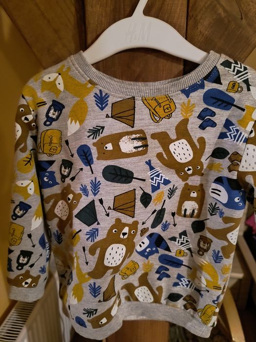 Sprzedam bluzę ocieplaną rozmiar 104.