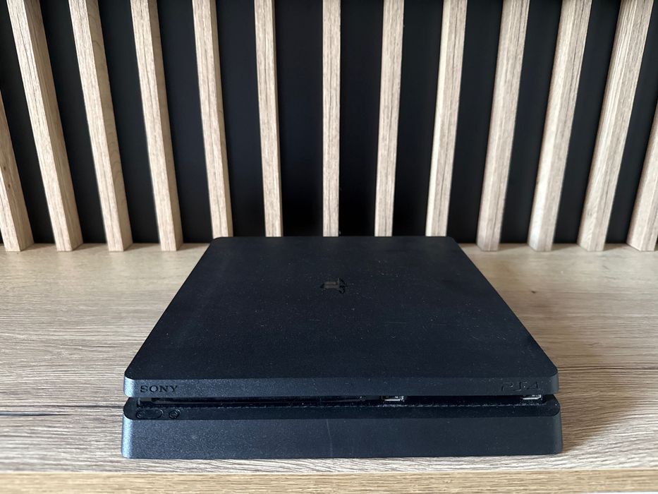 PlayStation 4 slim 1TB