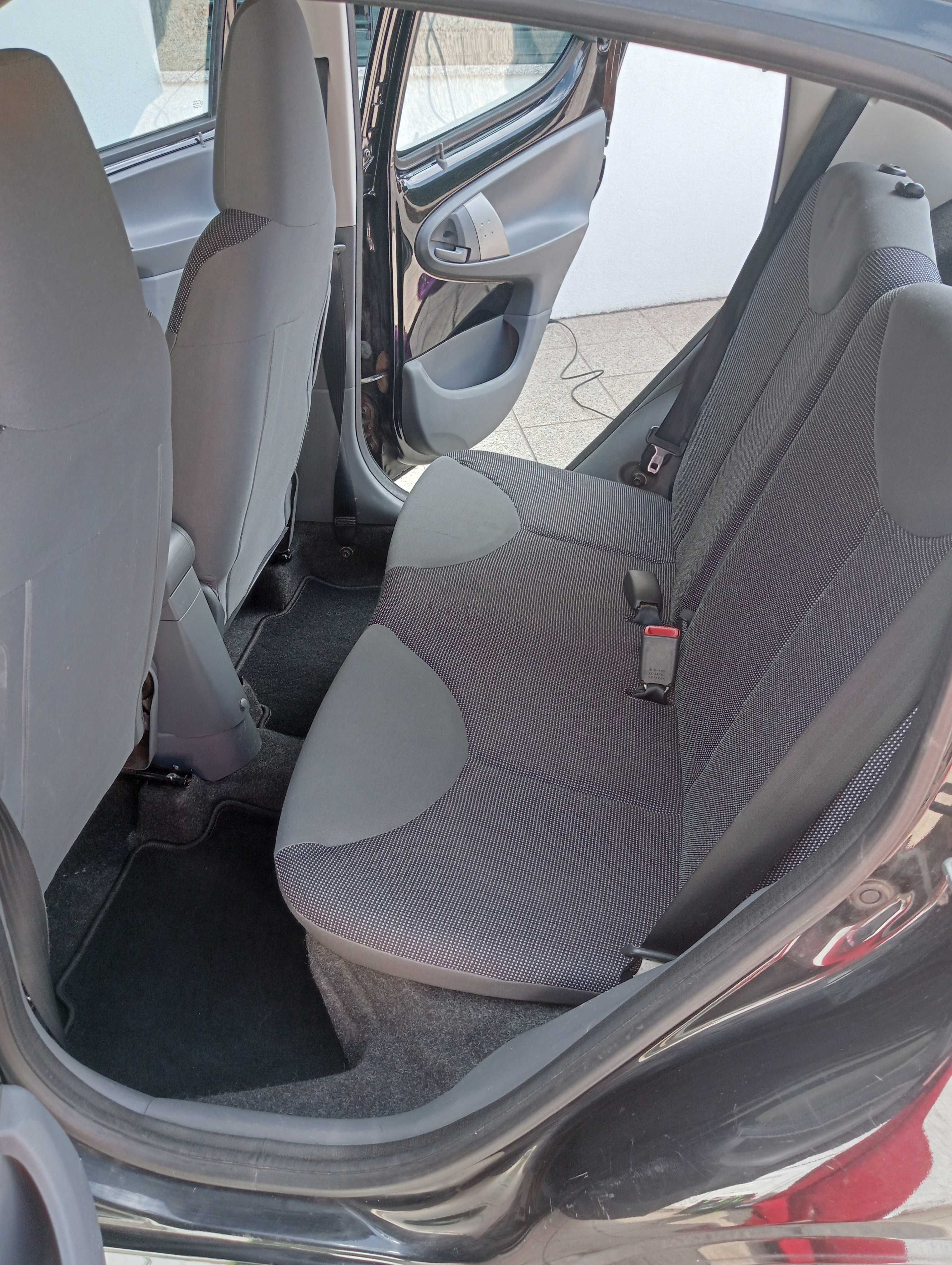 PEUGEOT 107 Ano 2005
