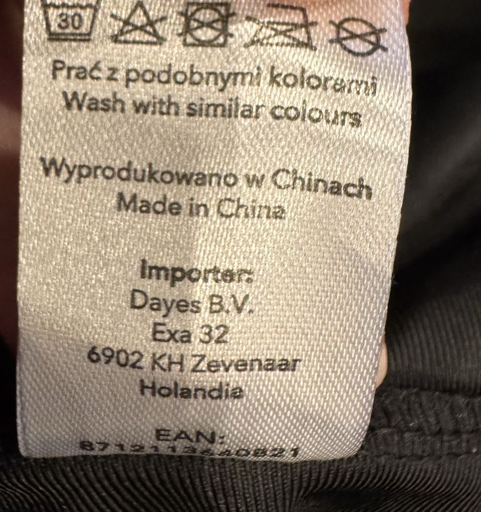 Czarne błyszczące legginsy L Cleve nowe