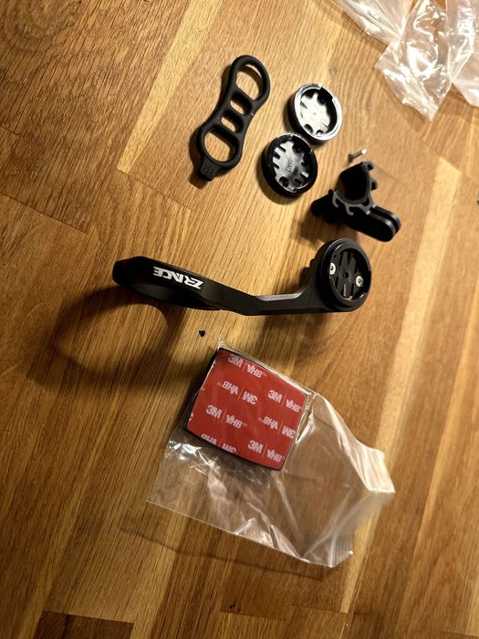 Uchwyt na komputer rowerowy, kamerę oraz telefon - solidny i ładny