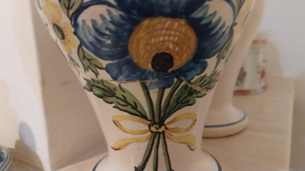 2 jarras de cerâmica muito antigas pintadas à mão