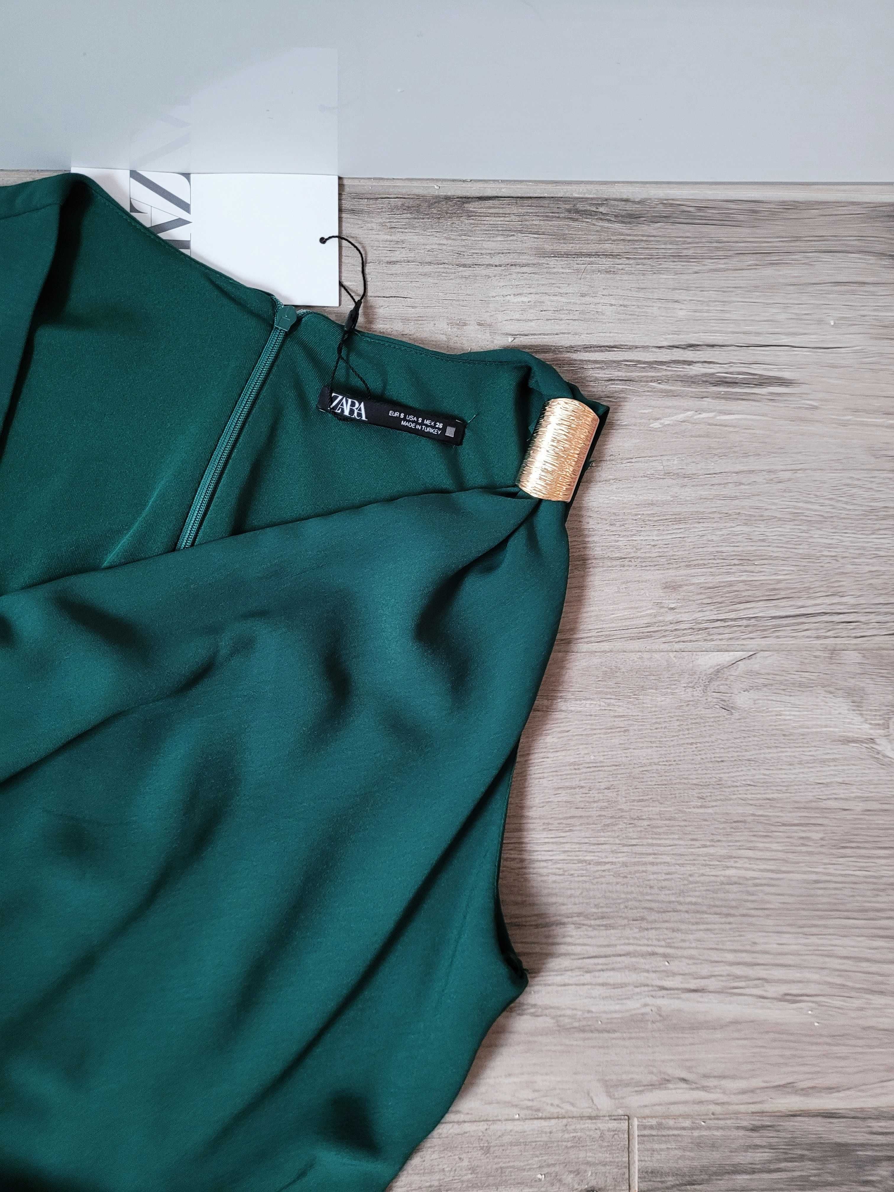 Elegancka sukienka midi z rozcięciem drapowana jedno ramię Zara zieleń
