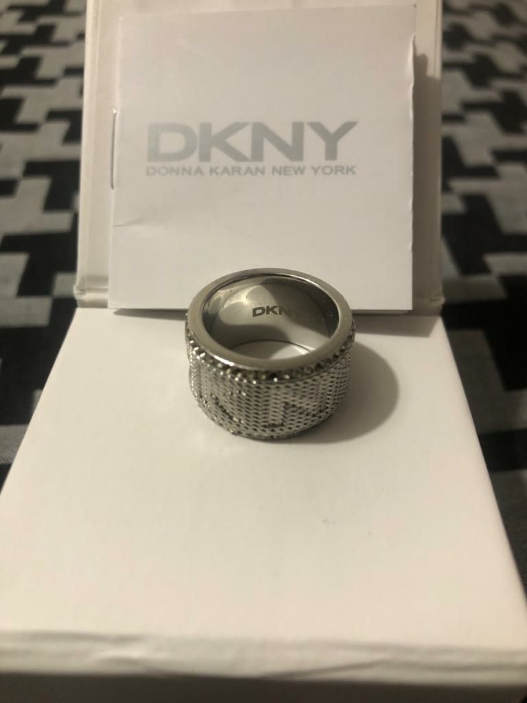 Anéis Miss Sixty e DKNY