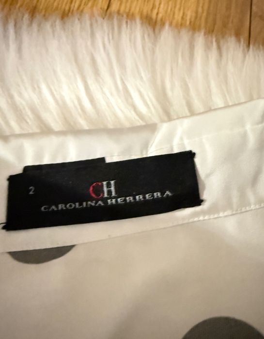 Sukienka w grochy CAROLINA HERRERA midi