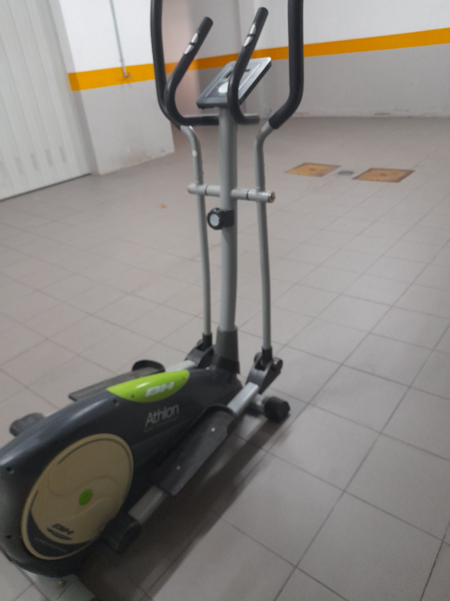 Máquina elíptica BH Athlon