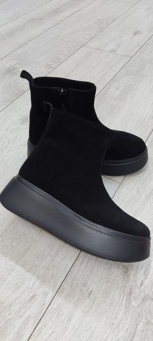 Жіноче взуття з натуральної замші