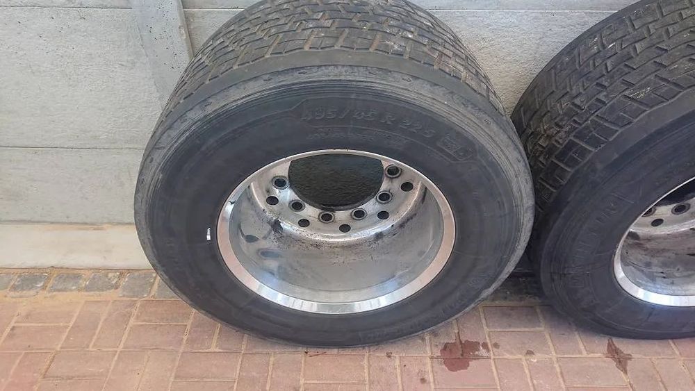 # SCANIA V8 KOŁA FELGI ALUMINIOWE OPONY ALCOA 495/45 385/55 R 22.5 MICHELIN X ONE MULTI XFA2 ENERGY KOŁA OPONY FELGA FELGI ALUMINIOWE ALCOA DURA BRIGHT 22.5x17.00 842512