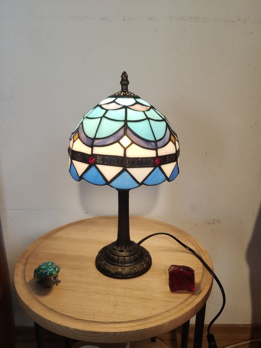 Lampa witrażowa w stylu Tiffany